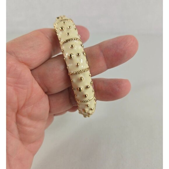 Lilly Pulitzer Bracelet Gold Plated Cream Enamel Sea Urchin Bangle VTG Signed - Picture 5 of 14